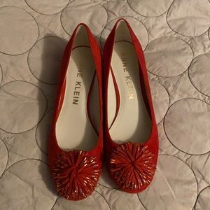 NWT Anne Klein red Pom Pom heels 9